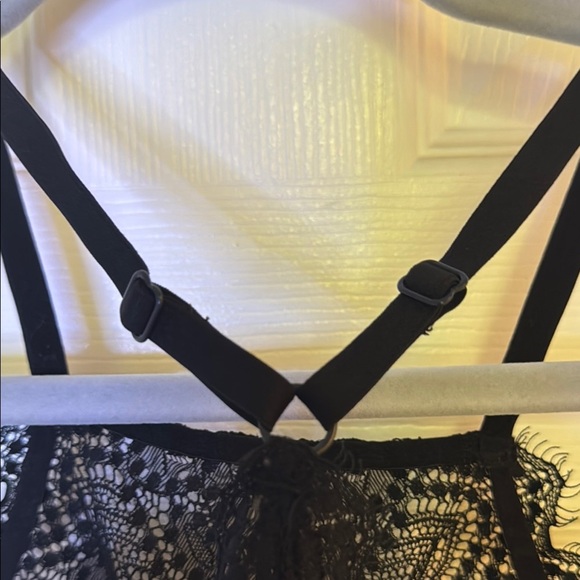 PINK Victoria's Secret Black Lace Bra - Picture 6 of 8